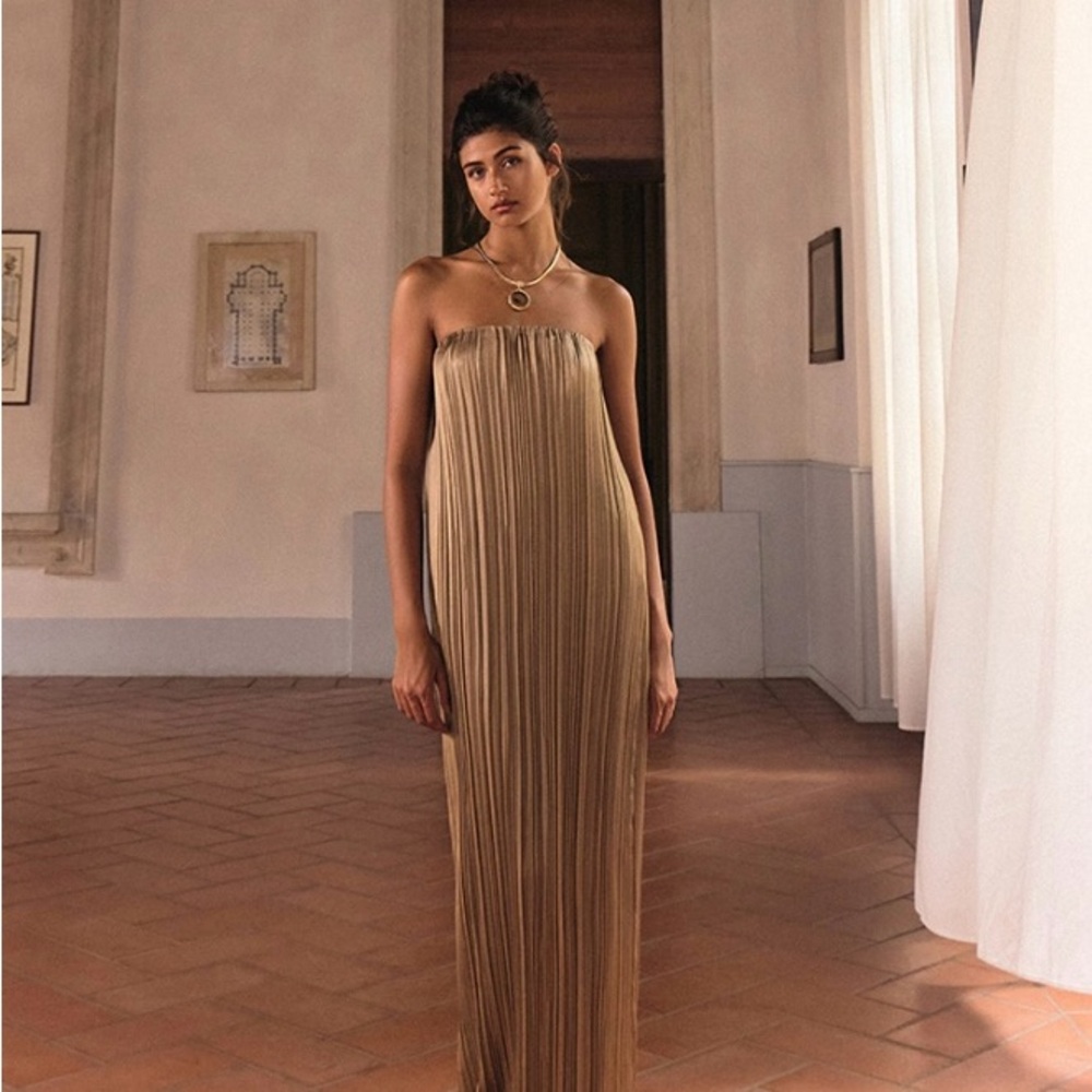 PrettyLittleThing Strapless Pleated Gold Dress